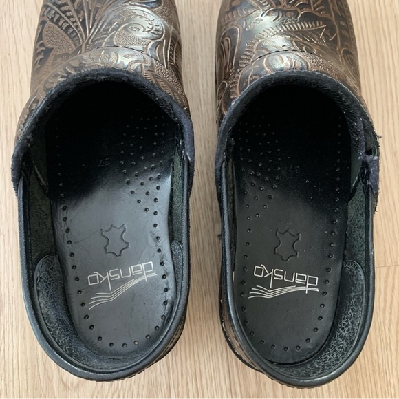 Dansko embossed floral print slip on slide in clogs - Picture 5 of 6